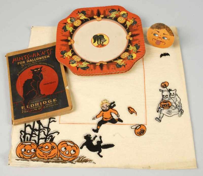 Appraisal: Lot of Paper Halloween Items Description Includes four plates one