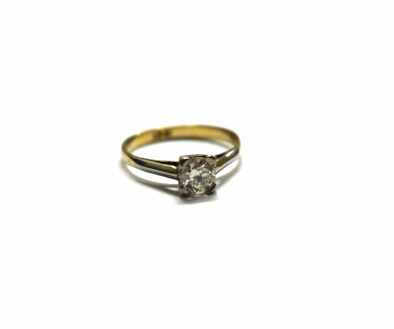 Appraisal: A diamond solitaire ring the early modern round brilliant stone