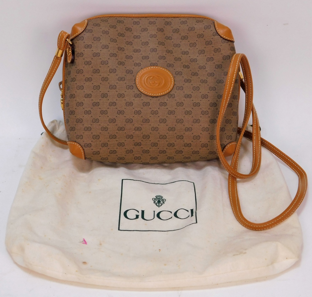 Appraisal: ORIGINAL VINTAGE ESTATE ITALIAN GUCCI LADY'S PURSE Italy th CenturyRepeated