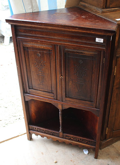 Appraisal: A FLOOR STANDING CORNER CUPBOARD cm wide x cm high