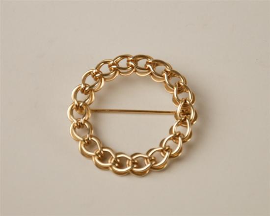 Appraisal: A Gold Link Circle Brooch K marked yellow gold with