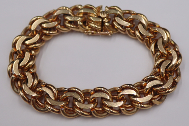 Appraisal: JEWELRY CHUNKY KT GOLD LINK BRACELET Chunky kt yellow gold