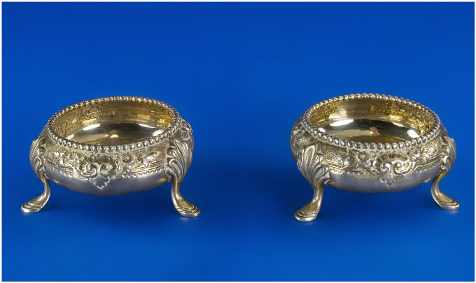 Appraisal: Silver Victorian Salts Standing On Hoof Feet With Shell Knuckles