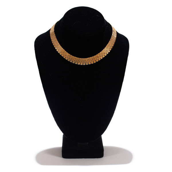 Appraisal: Gold K choker necklace consisting of rectangle links in rows