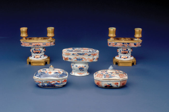 Appraisal: RARE EARLY EIGHTEENTH CENTURY CHINESE EXPORT PORCELAIN IMARI-DECORATED COVERED OVAL