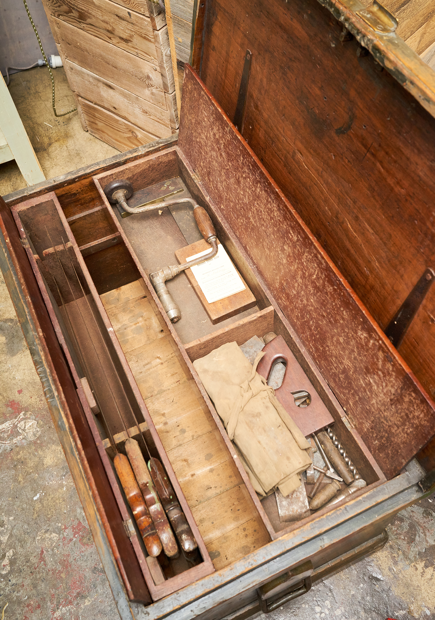 Appraisal: A RARE EARLY th CENTURY CARPETNERS TRUNK WITH FULLY FITTED