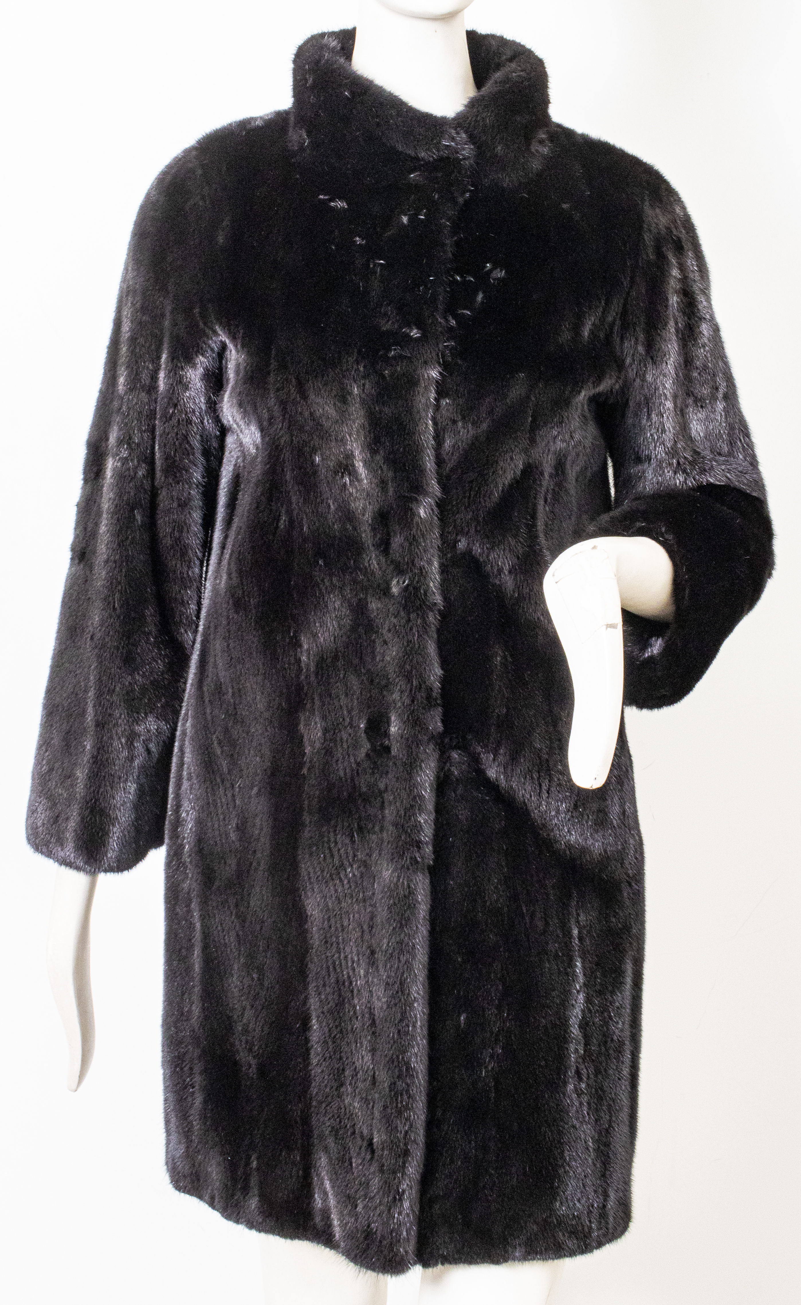 Appraisal: BLACKGLAMA MINK FUR COAT Blackglama mink woman's fur coat size