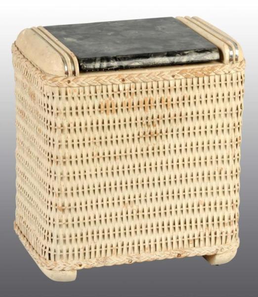 Appraisal: Wicker Salesman Sample Hamper Condition Excellent Size T