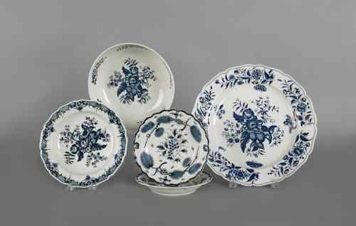 Appraisal: Five pieces of Worcester blue and white porcelain ca to