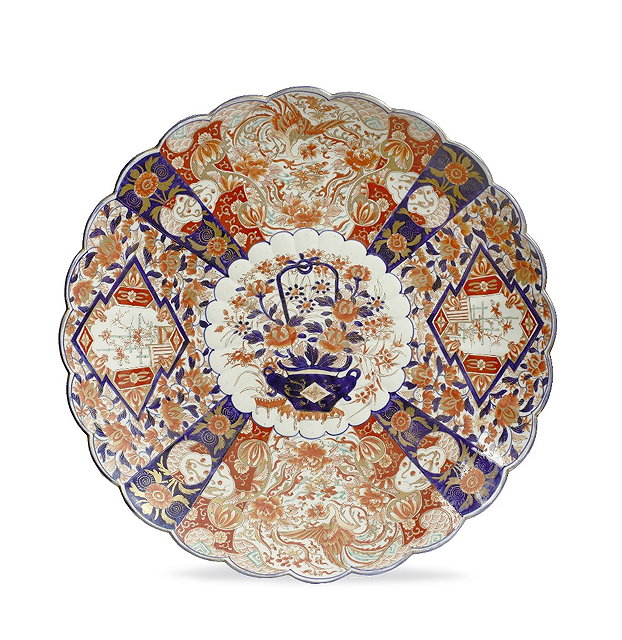 Appraisal: A Japanese large Imari chargercirca having a central underglaze blue