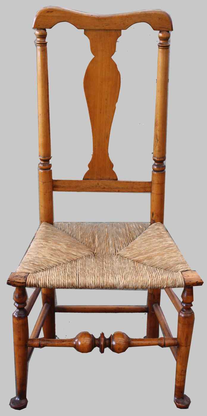 Appraisal: ANTIQUE AMERICAN QUEEN ANNE SIDE CHAIRCirca In maple Yoke back