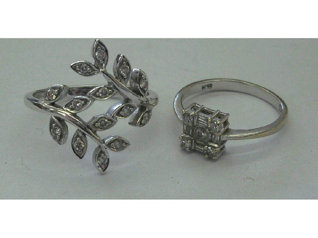 Appraisal: k white gold square diamond cluster ring size M ct