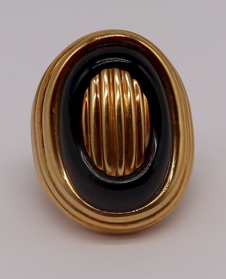 Appraisal: JEWELRY kt Gold and Onyx Cocktail Ring kt yellow gold