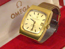 Appraisal: A gold plated gents Omega Constellation chronometer wristwatch in original