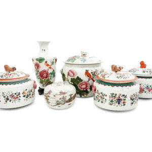 Appraisal: Six Chinese Famille Rose Porcelain Wares TH CENTURY comprising three