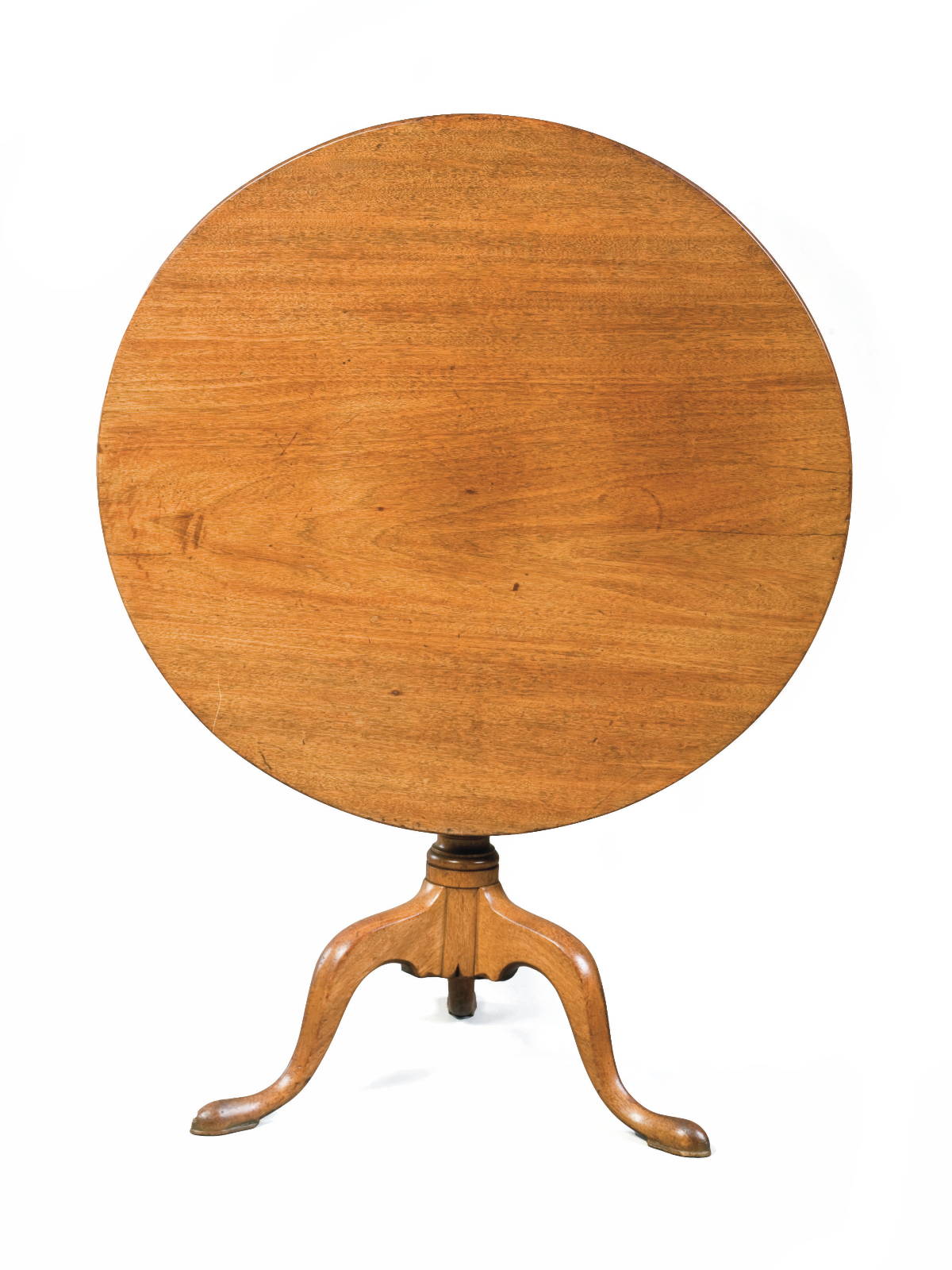 Appraisal: AMERICAN QUEEN ANNE MAHOGANY TILT-TOP TEA TABLE The circular top