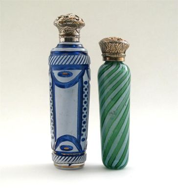 Appraisal: A Victorian mounted glass scent flashed with blue and white