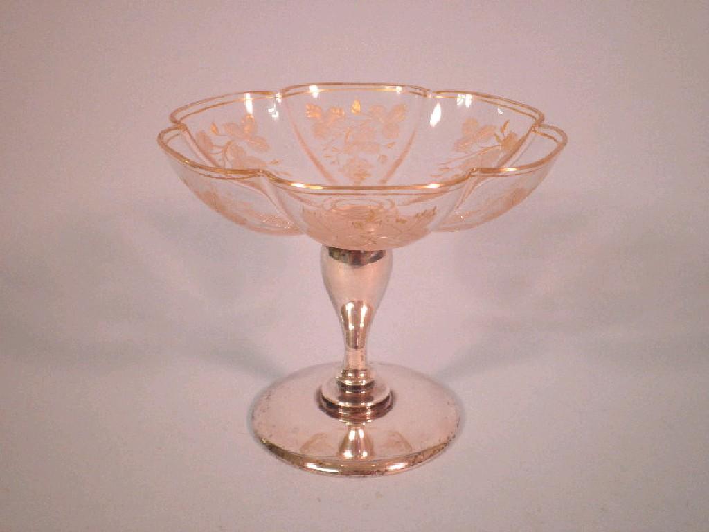 Appraisal: A cut glass bonbonniere engraved with grapes and vines picked