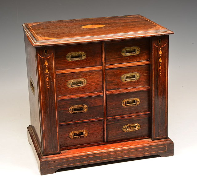 Appraisal: A VICTORIAN EDWARDIAN ROSEWOOD TABLE TOP HUMIDOR inlaid fan design