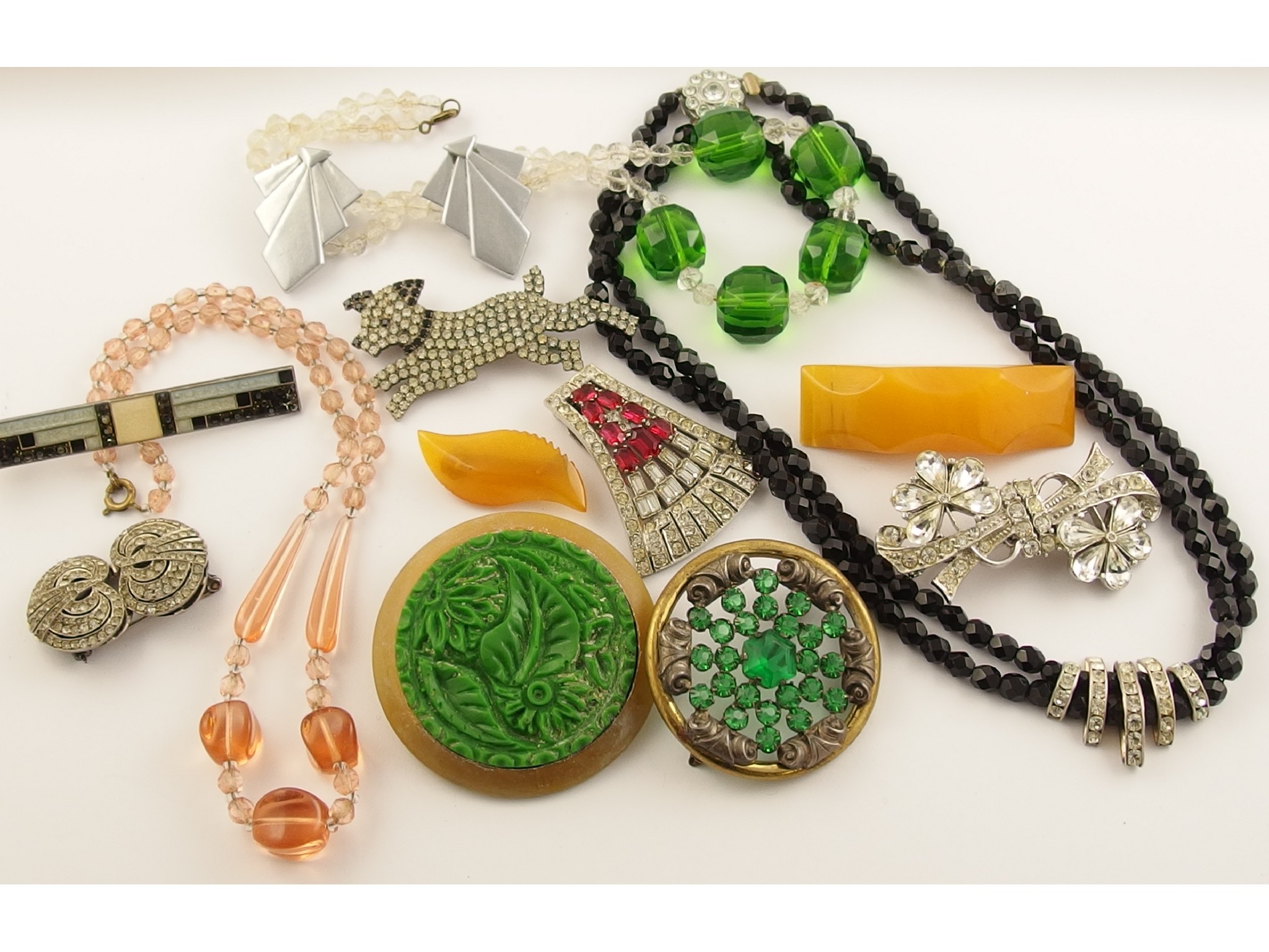 Appraisal: A collection of vintage costume jewellery to include Deco items