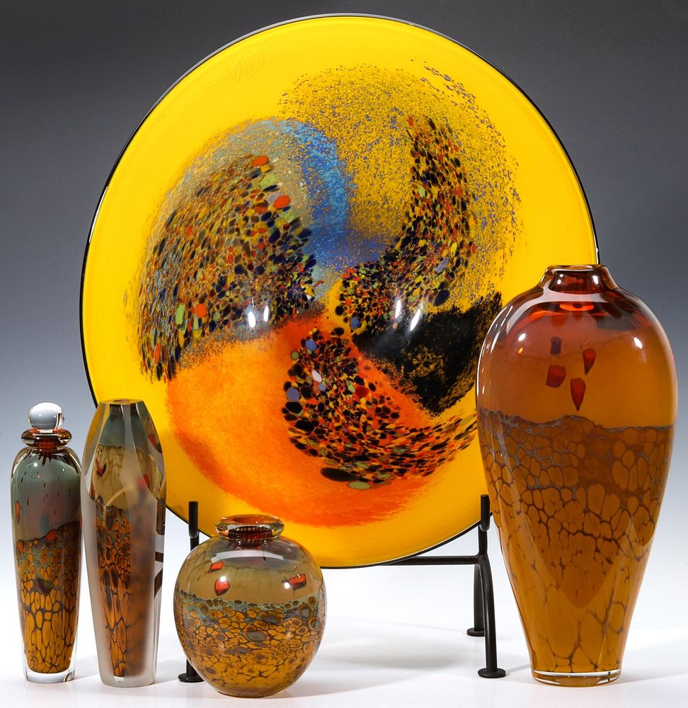 Appraisal: STEVEN MAIN AND OTHER CONTEMPORARY ART GLASS The large internally