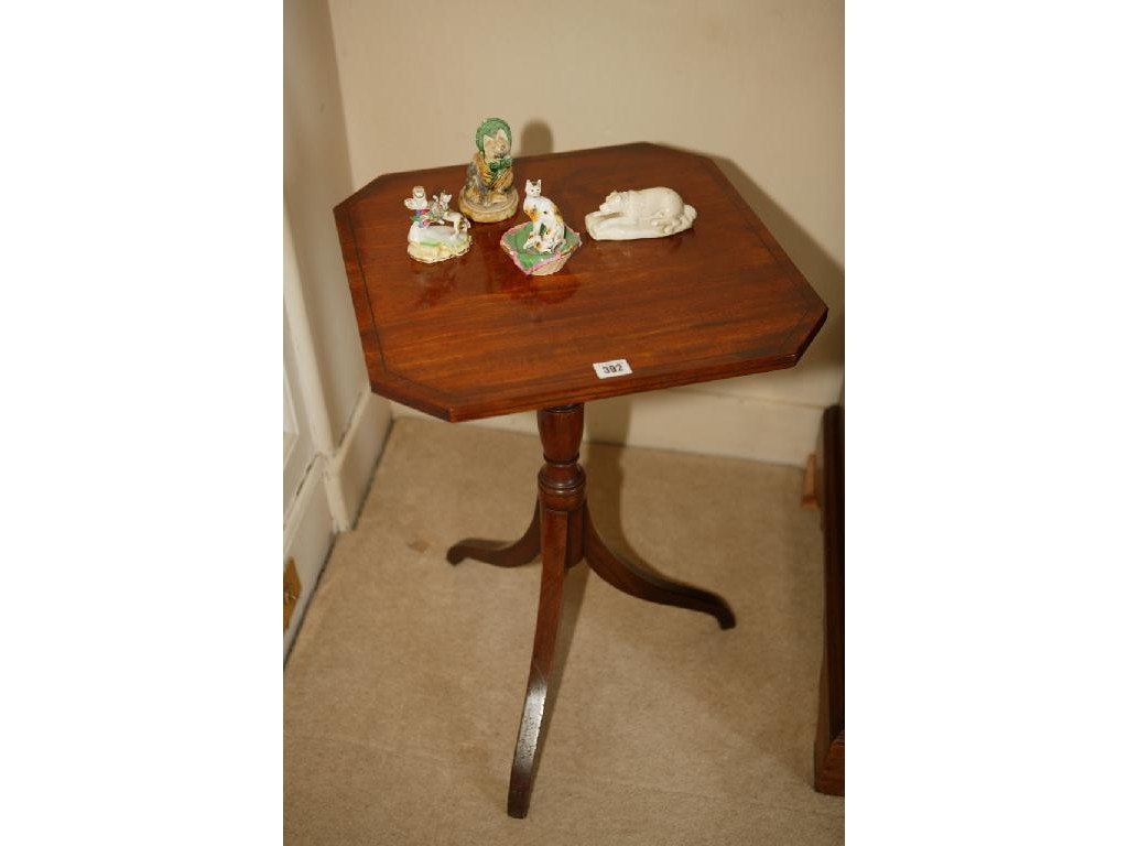 Appraisal: A REGENCY MAHOGANY OCCASIONAL TABLE inlaid with ebonised stringing the