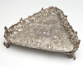 Appraisal: A George III silver platter Edward Farrell London with Britannia