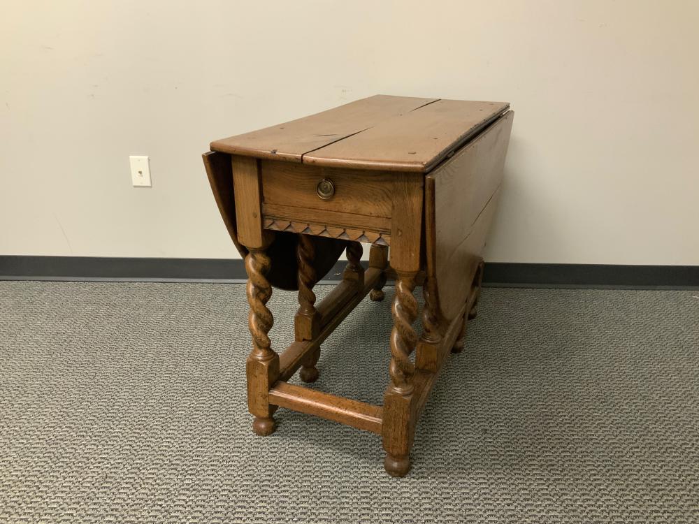 Appraisal: WILLIAM MARY OAK BARLEY TWIST DROP-LEAF GATE-LEG TABLE LATE TH-