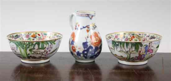 Appraisal: A pair of Chinese famille rose bowls Jiaqing period -