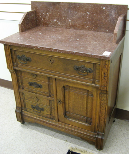 Appraisal: A VICTORIAN OAK COMMODE American last quarter of the th