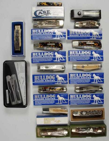 Appraisal: Lot of Boxed Folders Knives Description Bulldog Brand Hand Forged