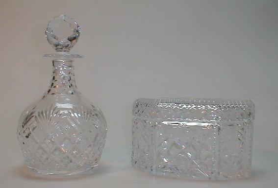 Appraisal: A thC cut glass decanter of mallet form with fan