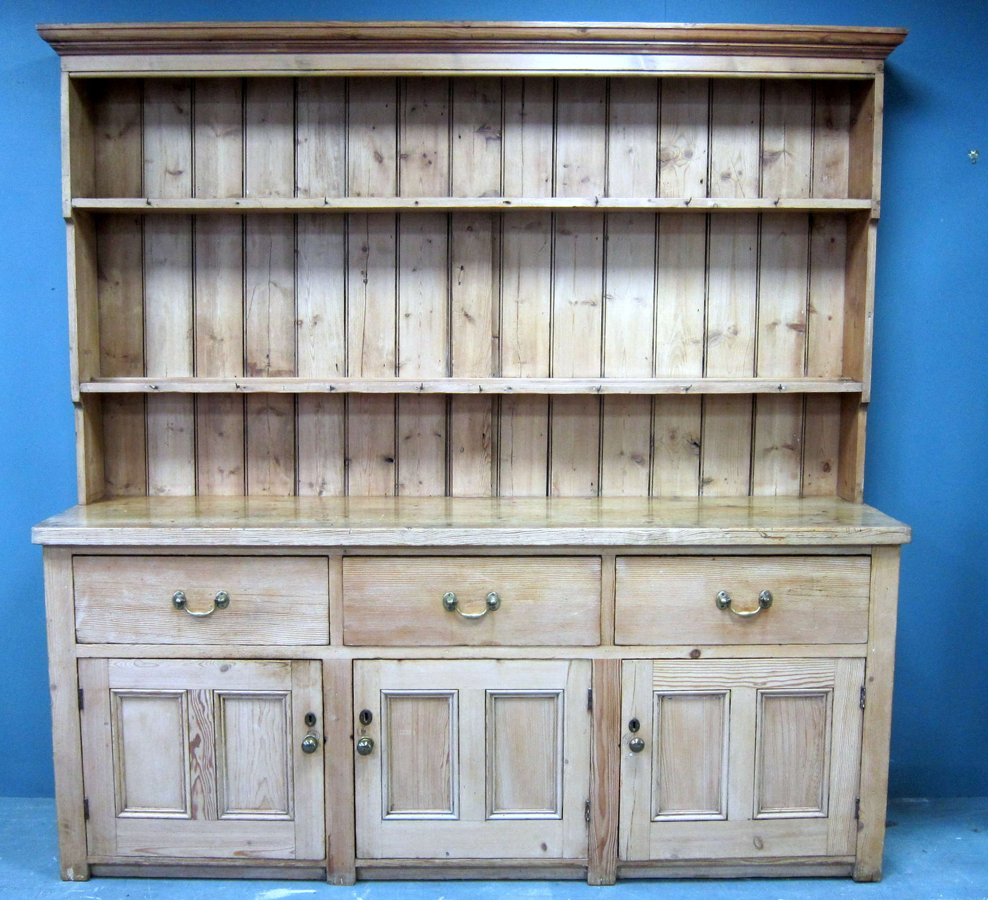 Appraisal: Pine dresser top with plate rack and hanging hooks over