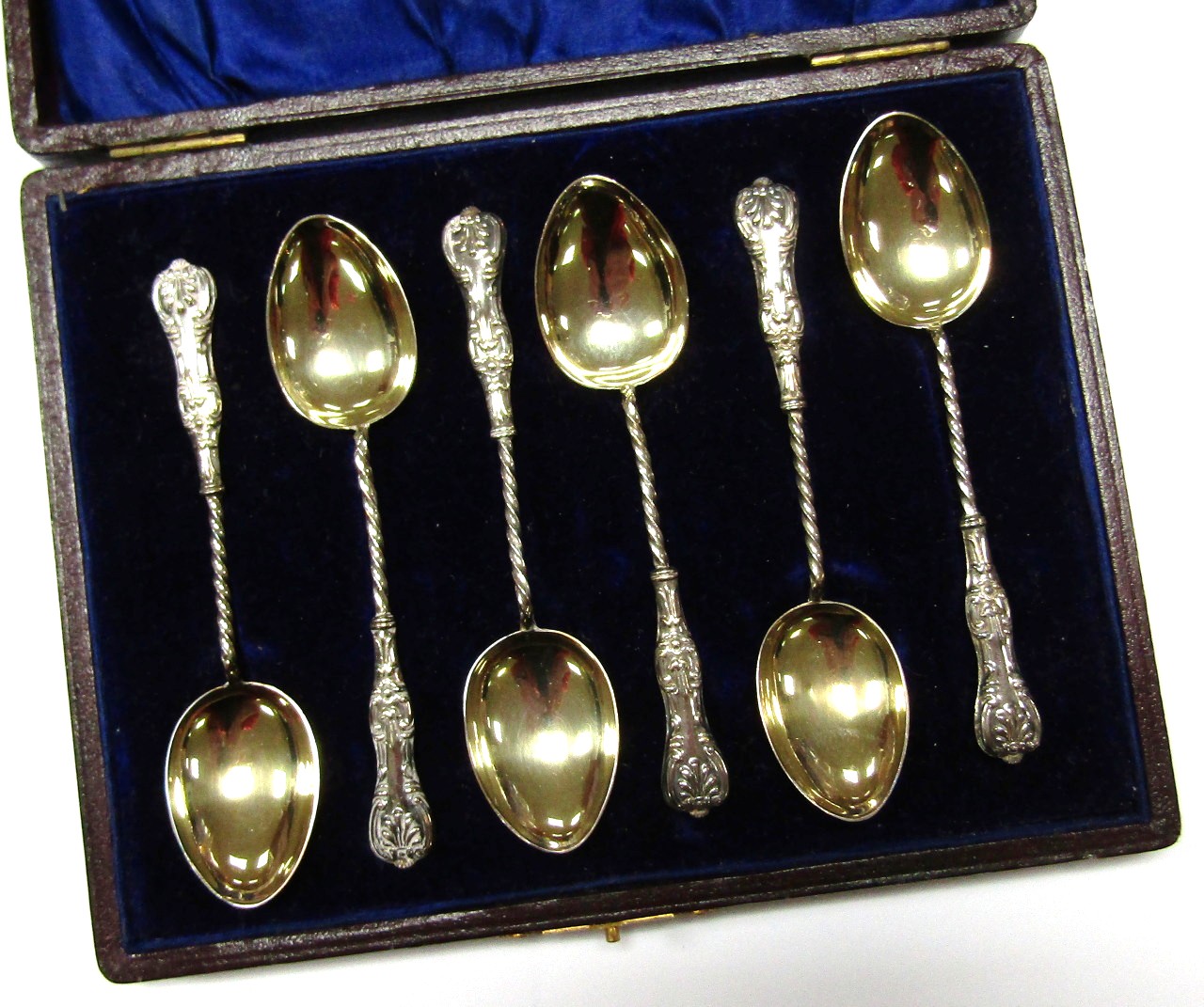 Appraisal: A cased set of six Edwardian silver teaspoons by William