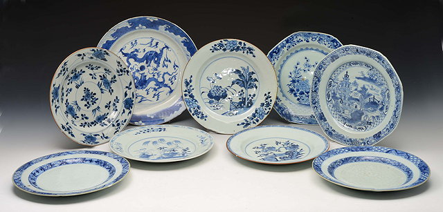 Appraisal: A CHINESE BLUE AND WHITE PORCELAIN CIRCULAR DISH with fighting