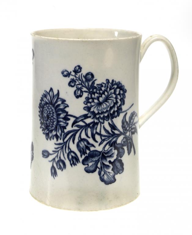 Appraisal: A FIRST PERIOD WORCESTER MUG of cylindrical shape transfer printed