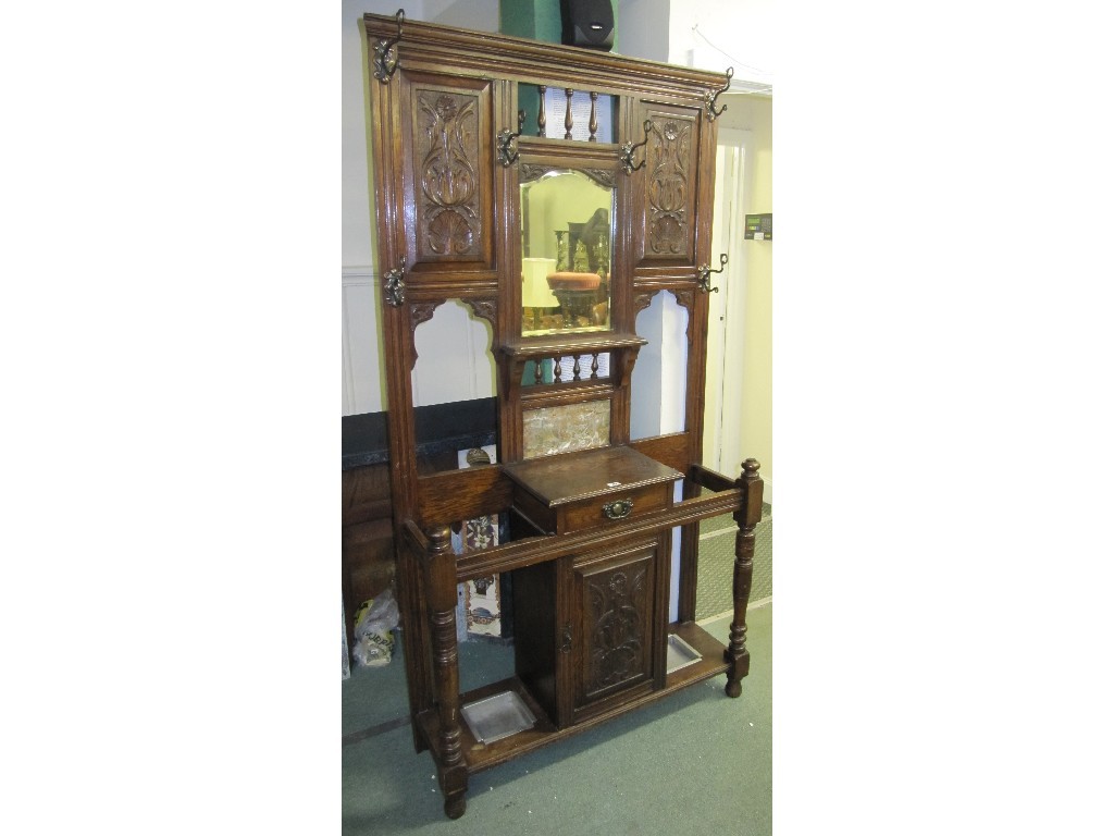 Appraisal: Victorian oak hallstand