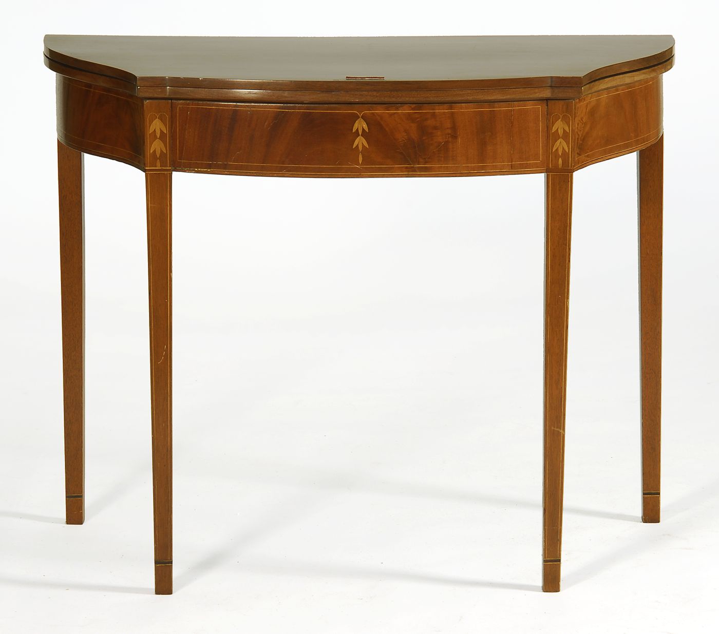 Appraisal: ANTIQUE AMERICAN HEPPLEWHITE CARD TABLE Circa In mahogany with shaped