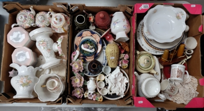 Appraisal: A mixed collection of items to include Royal Albert memory