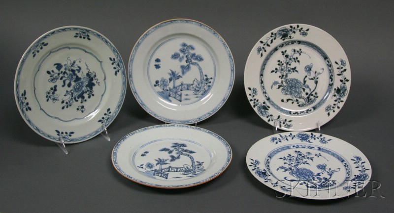 Appraisal: Five Chinese Export Plates decoration of flowers in underglaze blue