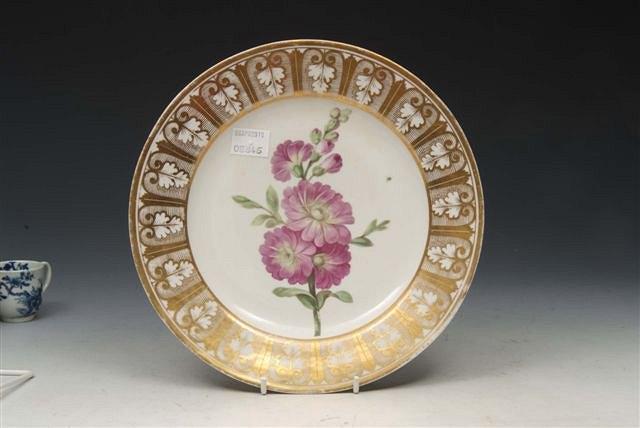 Appraisal: AN ENGLISH POSSIBLY DERBY CABINET PLATE painted with purple hock