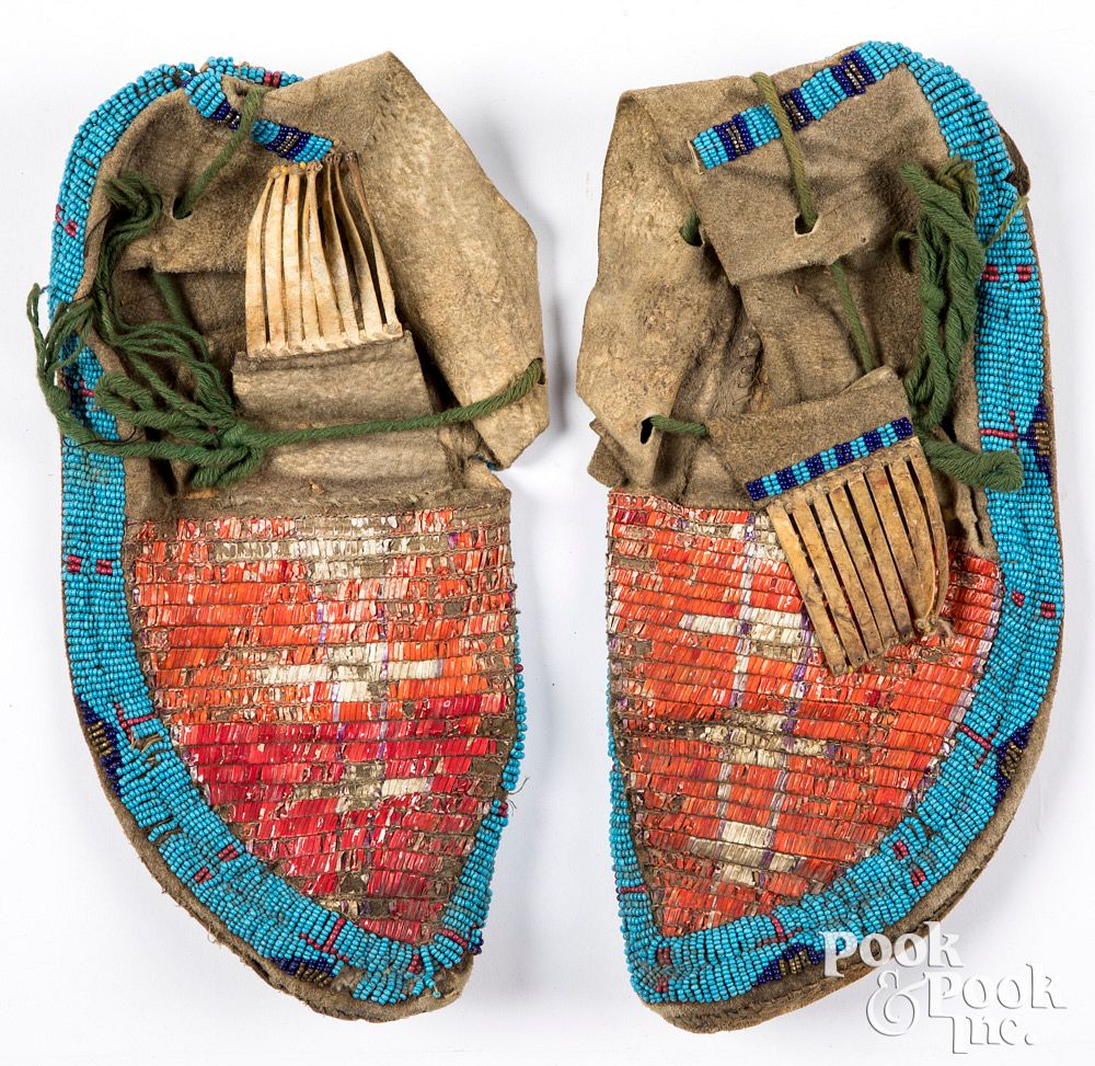 Appraisal: Pair Northern Plains Indian quill beaded moccasins Pair of Northern