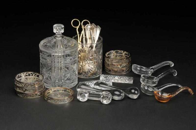 Appraisal: Lot of Small Glass Pieces Description Includes five knife rests