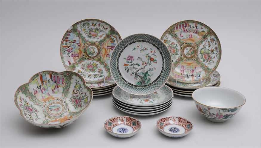 Appraisal: ASSORTED CHINESE EXPORT PORCELAIN Comprising a Rose Medallion in hexafoil