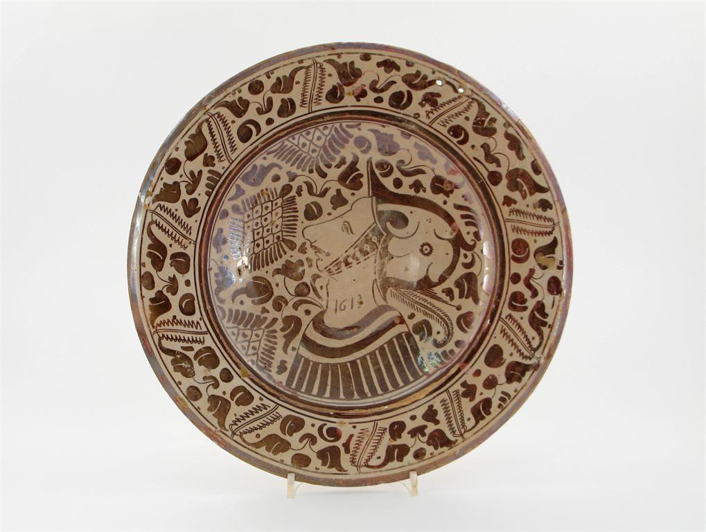 Appraisal: A dated Hispano-Moresque lustre dish