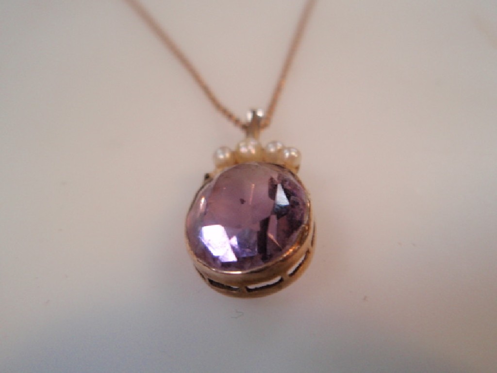 Appraisal: A ct gold amethyst and pearl pendant on a fine