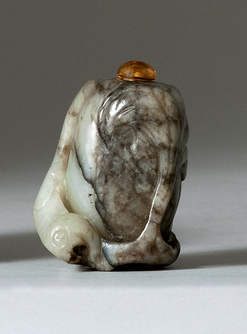 Appraisal: WHITE AND GRAY JADE SNUFF BOTTLE th CenturyIn fruit and