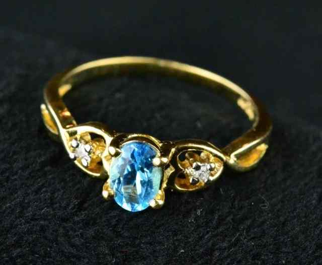 Appraisal: LADY'S BLUE STONE RING karat yellow gold ring grams total