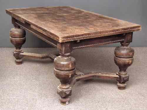 Appraisal: An oak drawleaf refectory table of th Century Dutch design