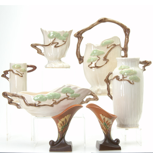 Appraisal: ROSEVILLE Green Foxglove jardiniere and pedestal set - Small chip